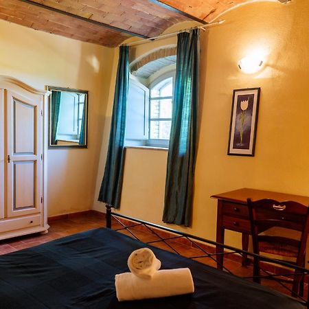 Villa Le Beringhe - Wine Pool & Relax Колле-ди-Валь-д'Эльса Экстерьер фото