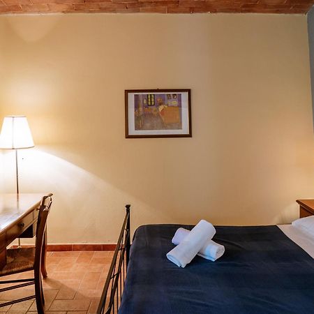 Villa Le Beringhe - Wine Pool & Relax Колле-ди-Валь-д'Эльса Экстерьер фото
