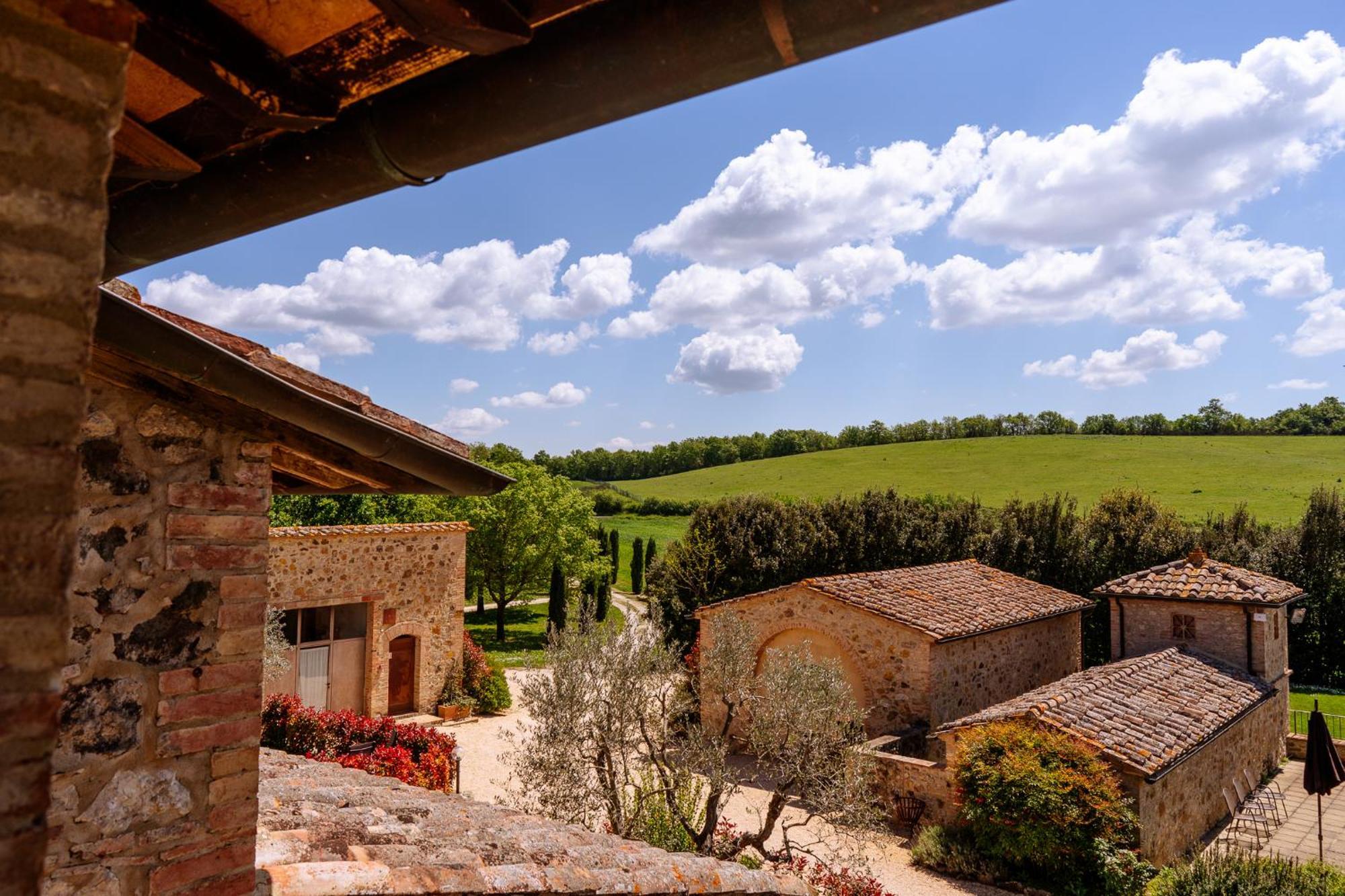 Villa Le Beringhe - Wine Pool & Relax Колле-ди-Валь-д'Эльса Экстерьер фото