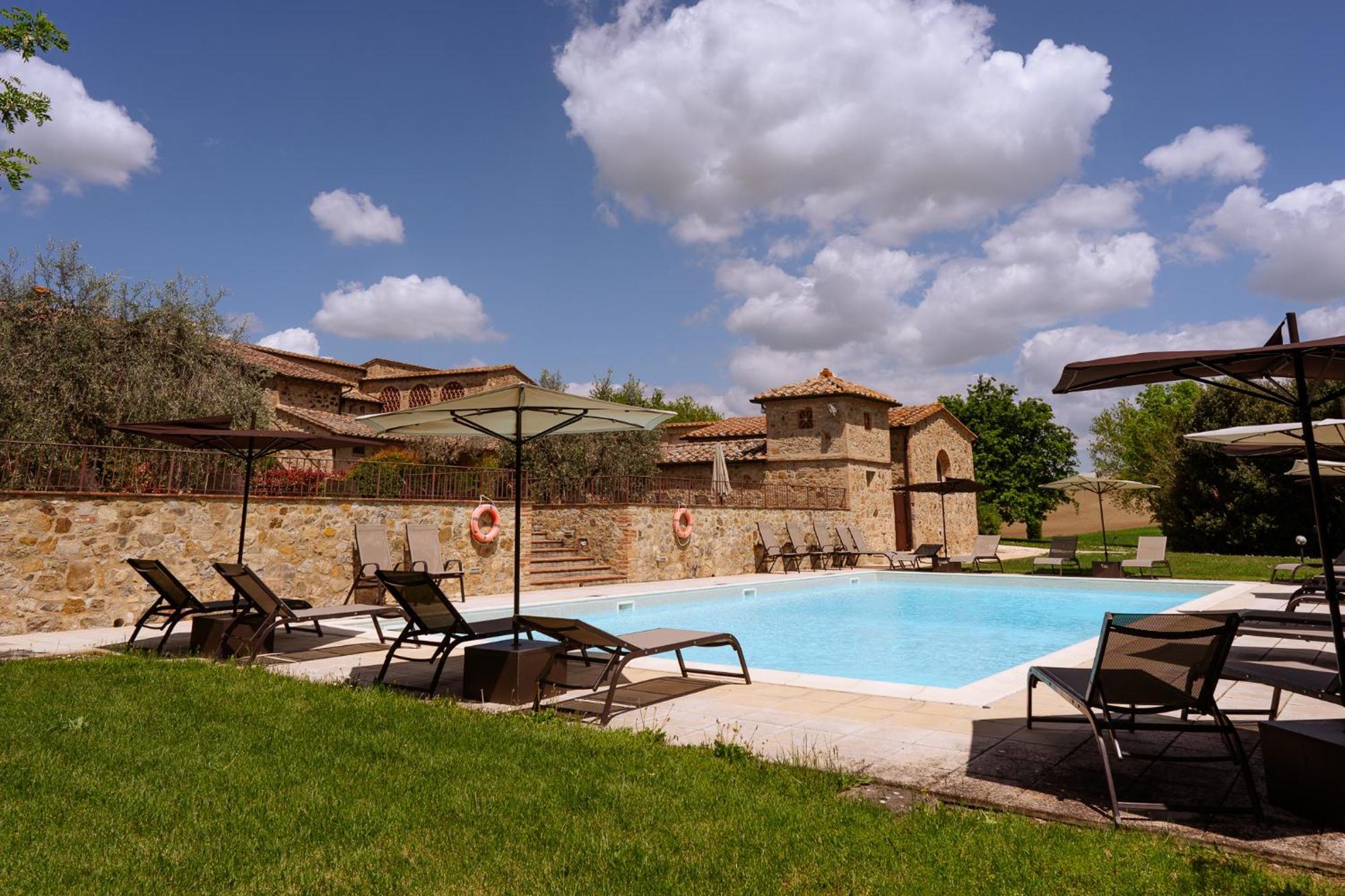 Villa Le Beringhe - Wine Pool & Relax Колле-ди-Валь-д'Эльса Экстерьер фото
