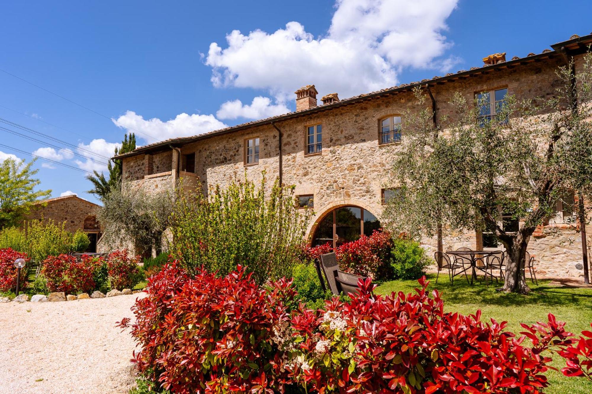 Villa Le Beringhe - Wine Pool & Relax Колле-ди-Валь-д'Эльса Экстерьер фото