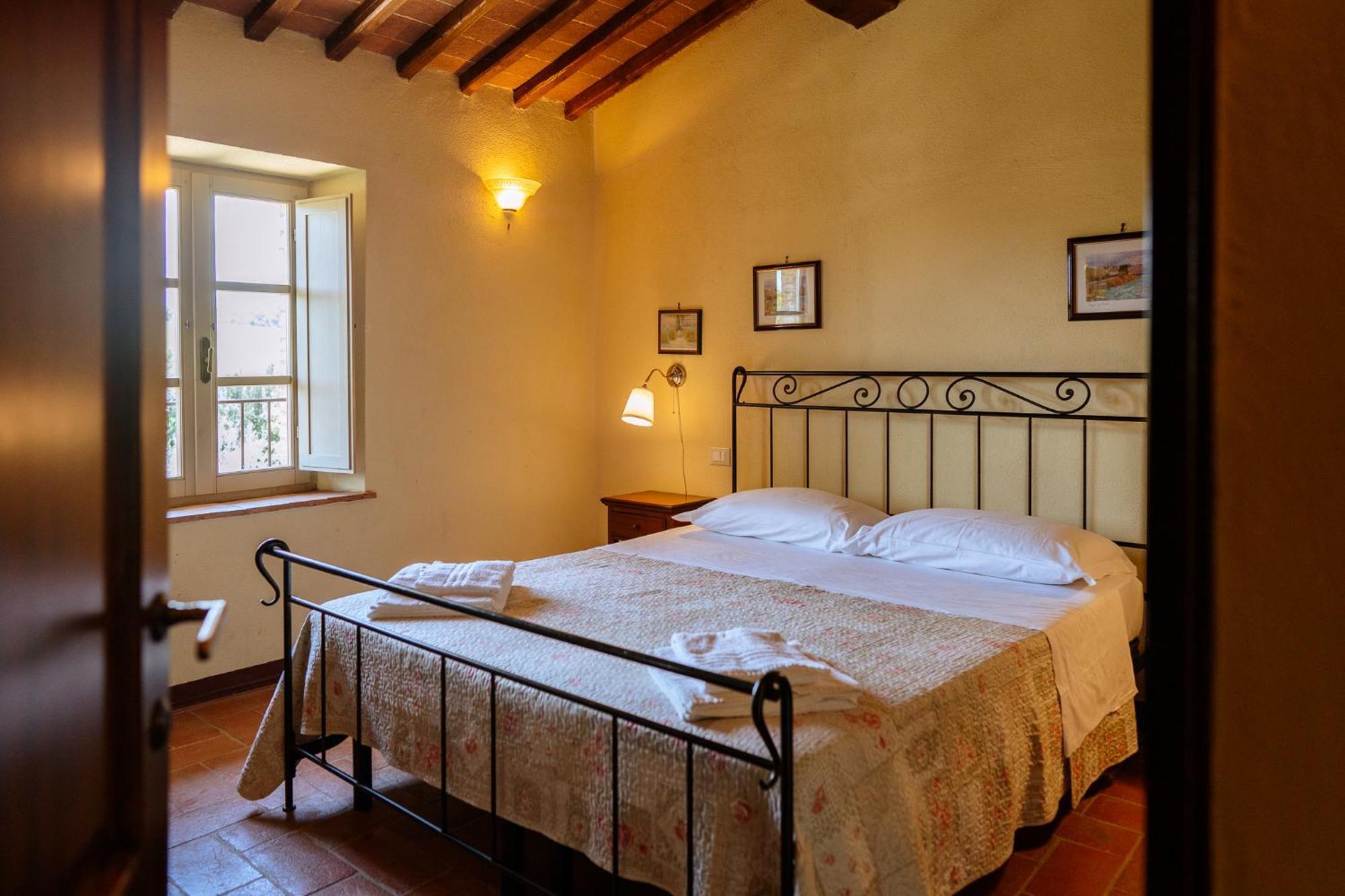 Villa Le Beringhe - Wine Pool & Relax Колле-ди-Валь-д'Эльса Экстерьер фото