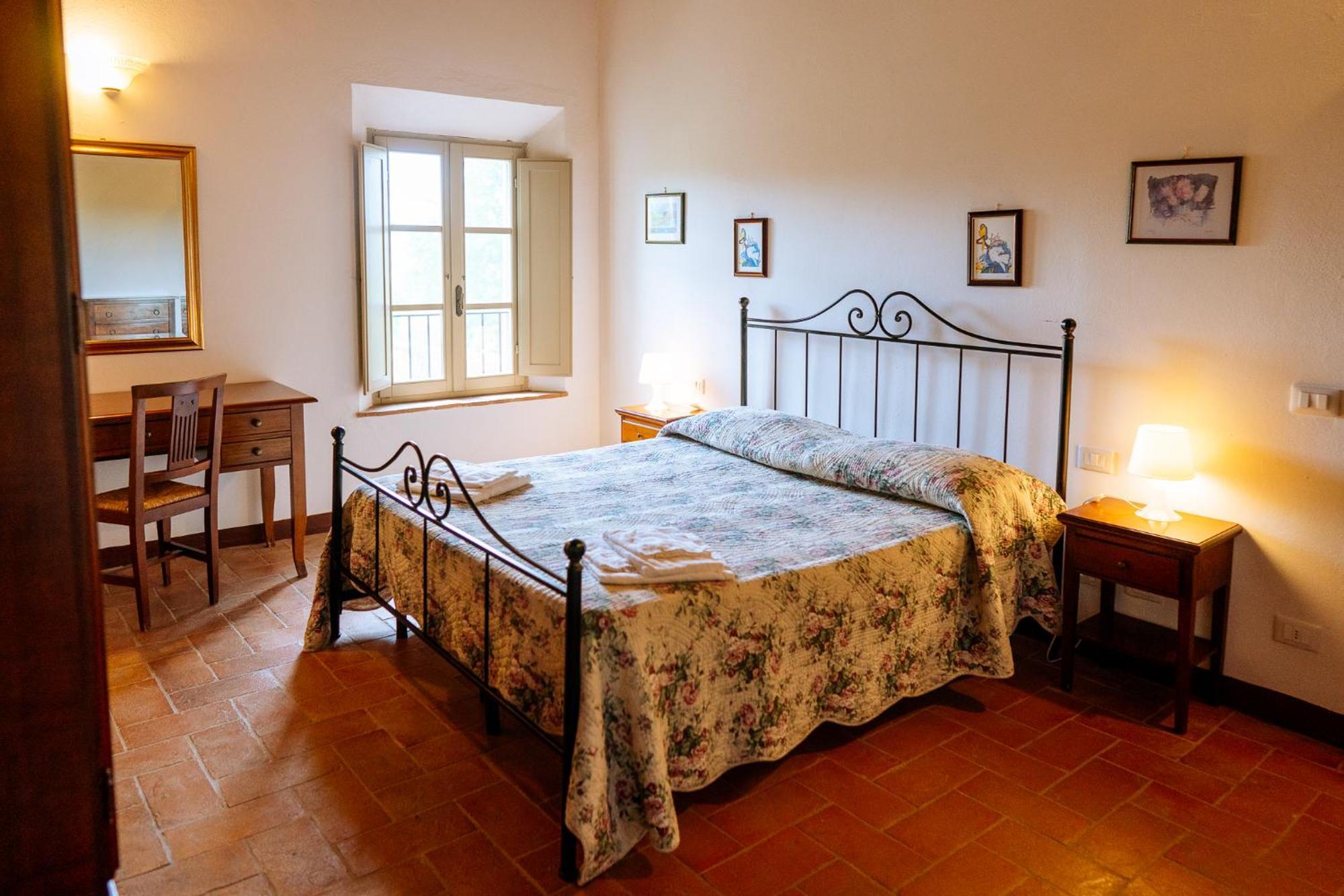 Villa Le Beringhe - Wine Pool & Relax Колле-ди-Валь-д'Эльса Экстерьер фото