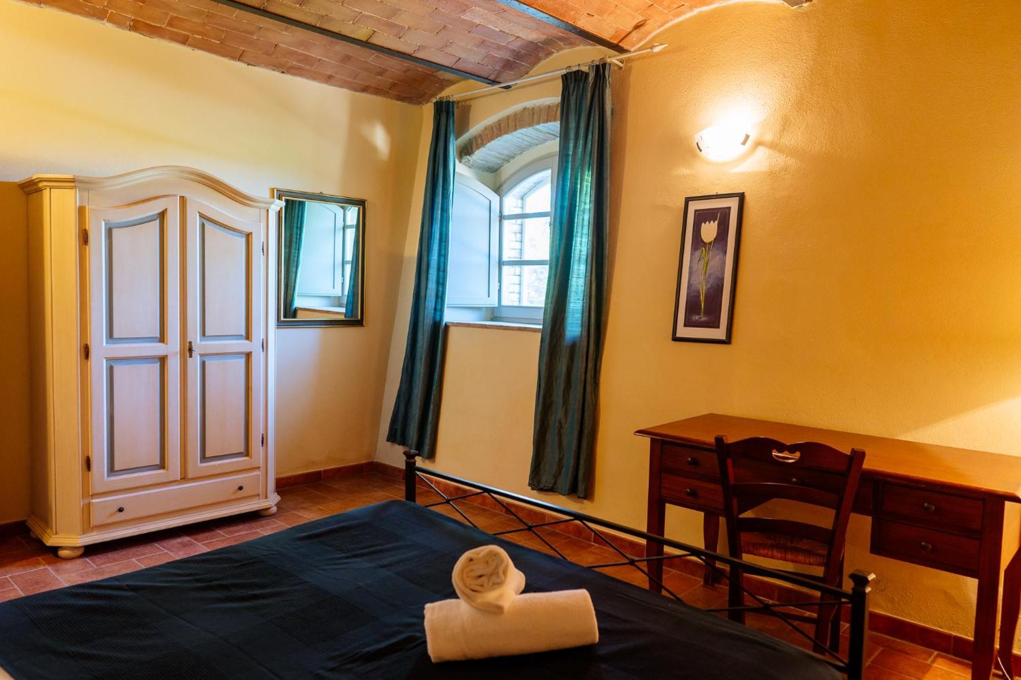 Villa Le Beringhe - Wine Pool & Relax Колле-ди-Валь-д'Эльса Экстерьер фото
