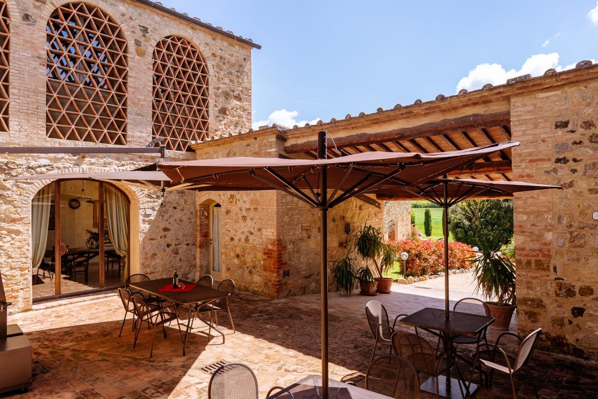 Villa Le Beringhe - Wine Pool & Relax Колле-ди-Валь-д'Эльса Экстерьер фото