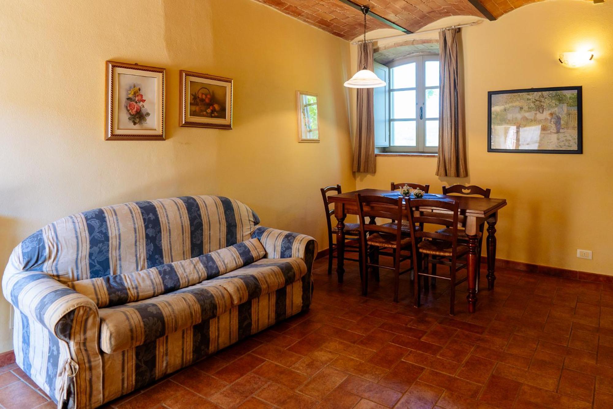 Villa Le Beringhe - Wine Pool & Relax Колле-ди-Валь-д'Эльса Экстерьер фото