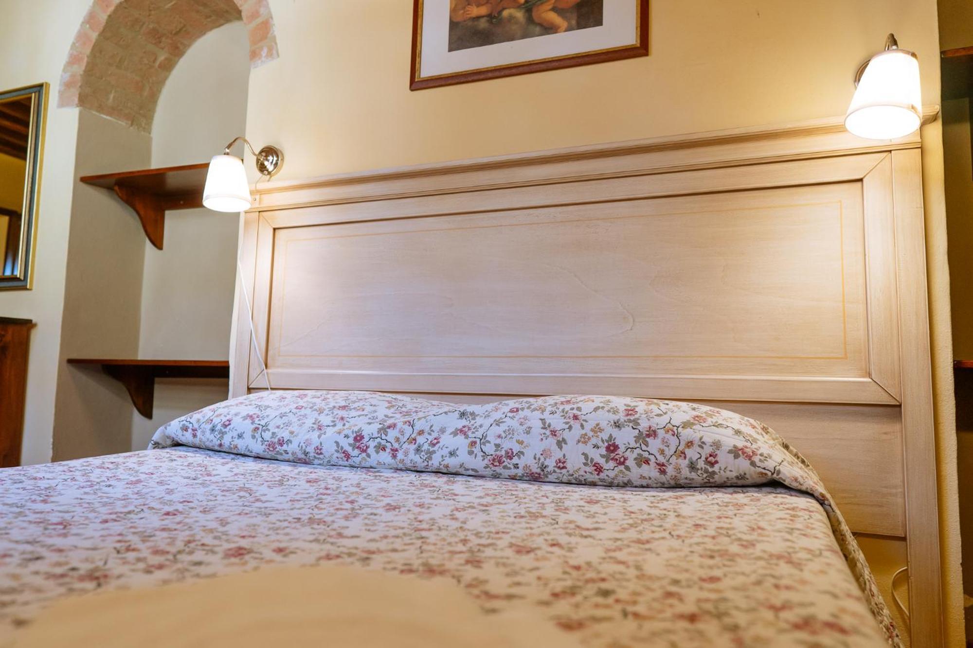 Villa Le Beringhe - Wine Pool & Relax Колле-ди-Валь-д'Эльса Экстерьер фото